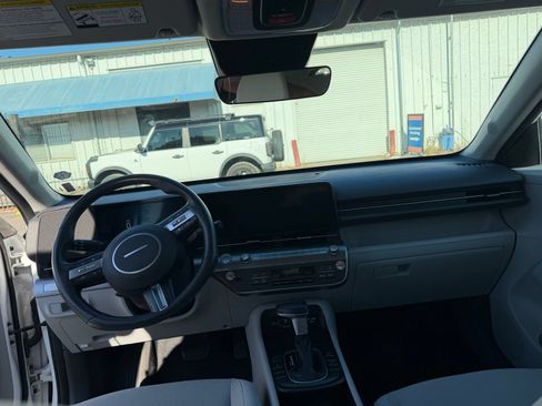Used 2024 Hyundai Kona SEL AWD/4WD image 11