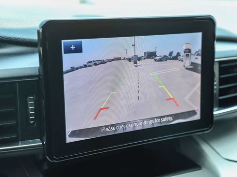 Used 2021 Ford Explorer XLT w/ Equipment Group 202A RWD image 26