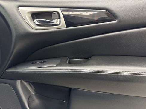 Used 2020 Nissan Pathfinder SV FWD image 43