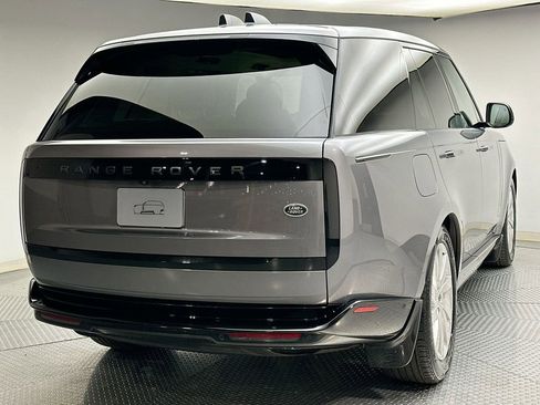Certified 2023 Land Rover Range Rover SE image 11