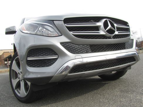 Used 2016 Mercedes-Benz GLE 350 w/ Premium Package image 1