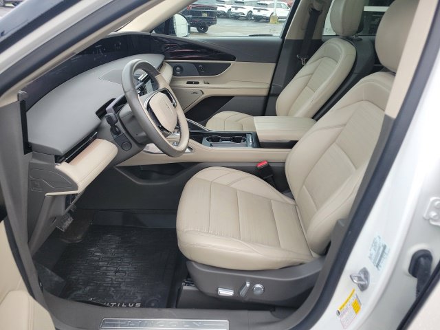 Certified 2024 Lincoln Nautilus Reserve w/ Equipment Group 202A AWD/4WD image 4