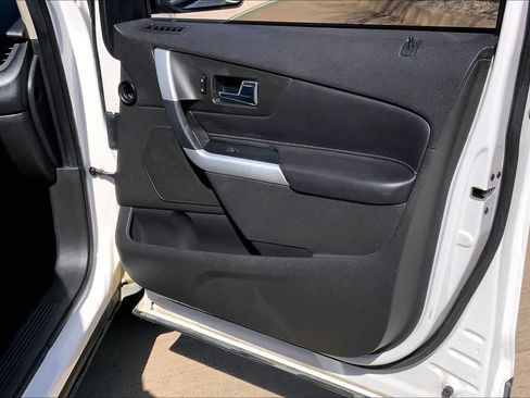 Used 2013 Ford Edge SEL image 23