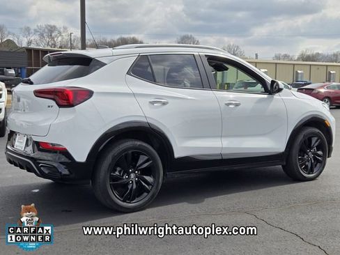 Used 2024 Buick Encore GX Sport Touring image 3