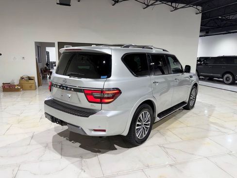 Used 2022 Nissan Armada SL w/ Captain's Chairs Package RWD image 8