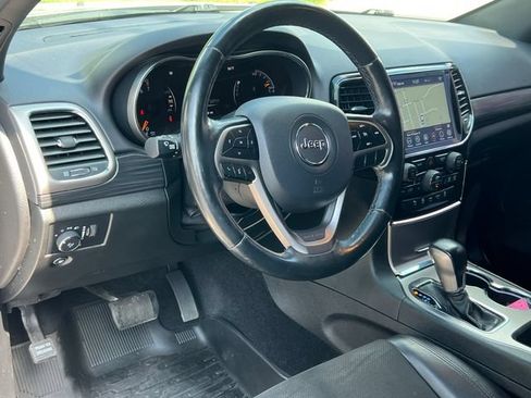 Used 2021 Jeep Grand Cherokee Laredo X AWD/4WD image 17