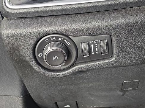 Used 2018 Chrysler Pacifica Touring-L Plus w/ Advanced Safetytec Group FWD image 30