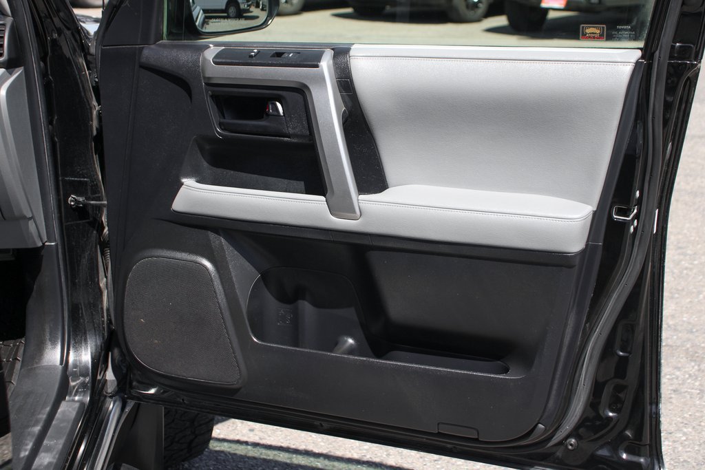 Used 2013 Toyota 4Runner SR5 w/ Convenience Pkg AWD/4WD image 37