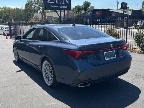 Used 2019 Toyota Avalon Limited w/ Advanced Safety Package FWD image 6