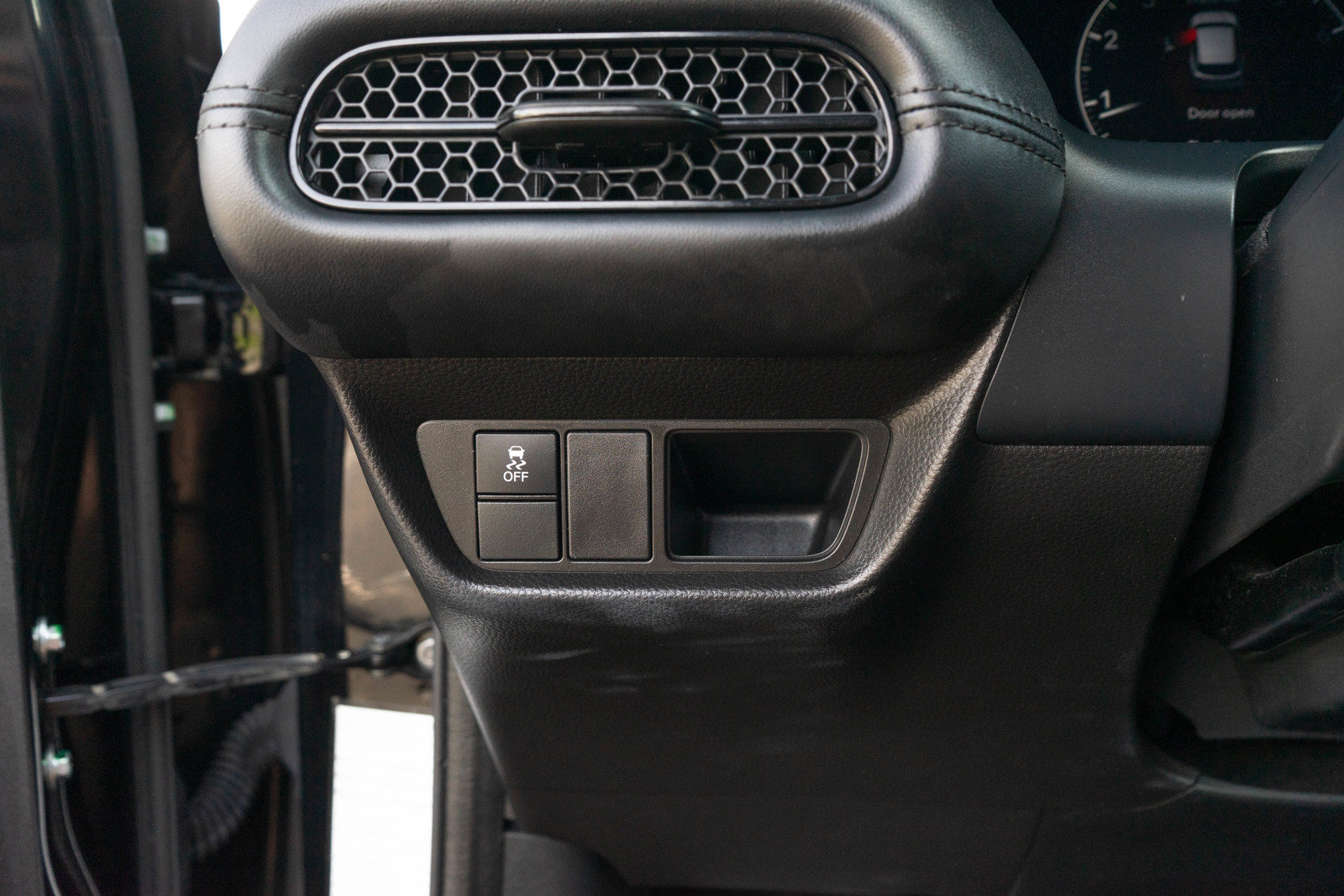 Used 2023 Honda HR-V LX image 27