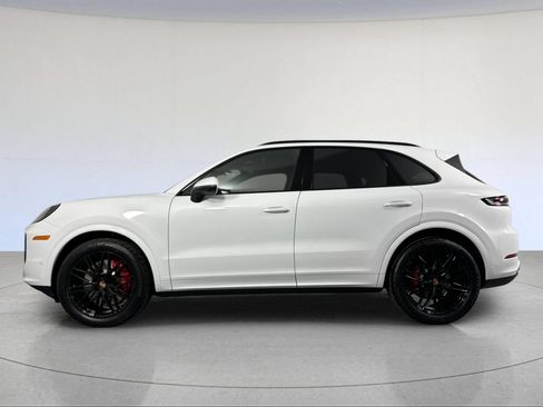 New 2026 Porsche Cayenne S AWD/4WD image 2