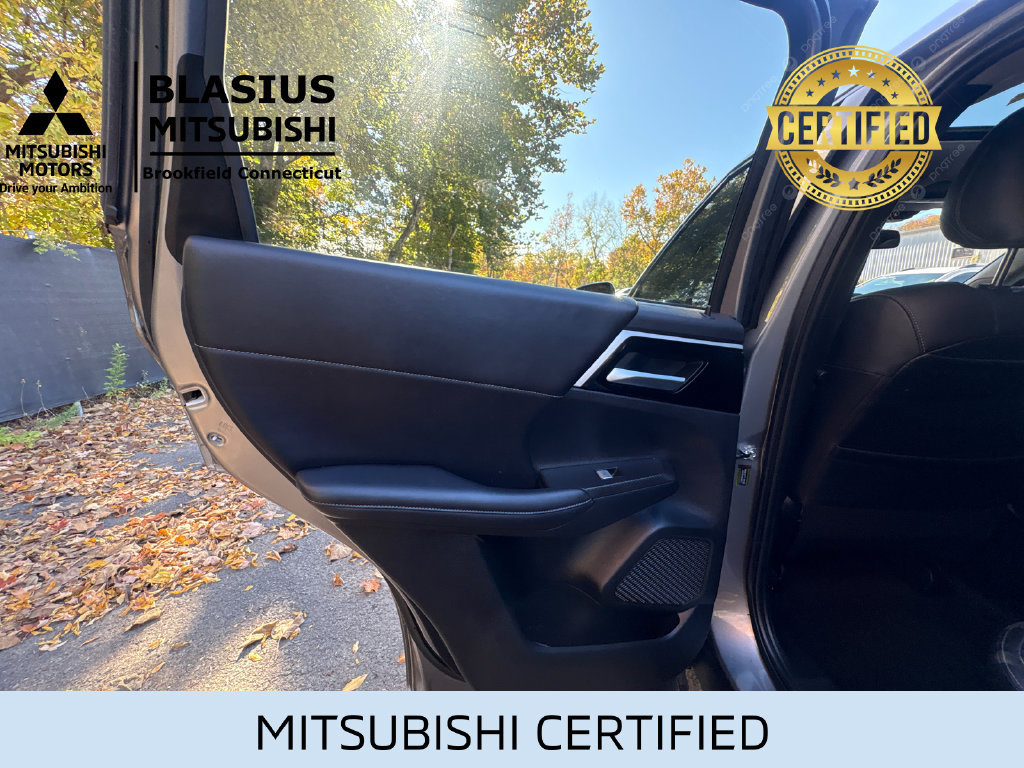 Used 2023 Mitsubishi Outlander 4WD Plug-In Hybrid image 22