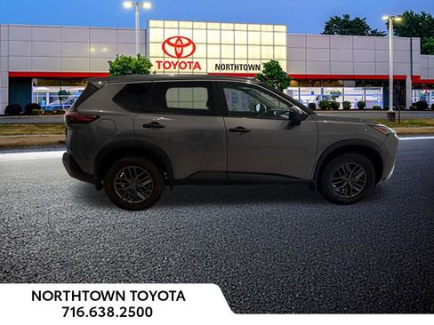 Used 2023 Nissan Rogue S image 10