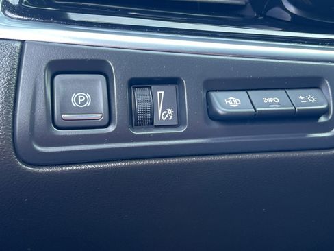 Used 2022 Cadillac XT6 Premium Luxury w/ Technology Package image 17