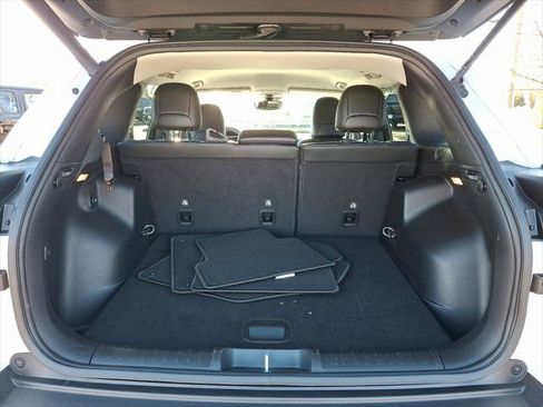 Certified 2021 Jeep Cherokee Latitude Lux w/ Comfort/Convenience Group image 18