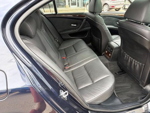 Used 2008 BMW 550i Sedan w/ Cold Weather Pkg RWD image 11