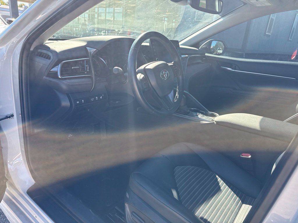 Used 2024 Toyota Camry SE w/ Cold Weather Package FWD image 23