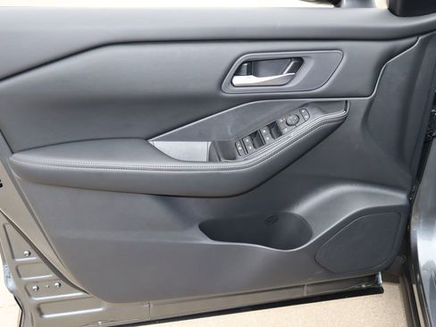 Used 2026 Nissan Rogue SV w/ Cold Weather Package FWD image 19