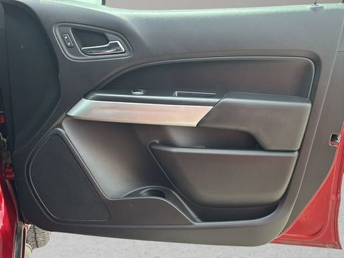 Used 2021 Chevrolet Colorado LT w/ Safety Package AWD/4WD image 9