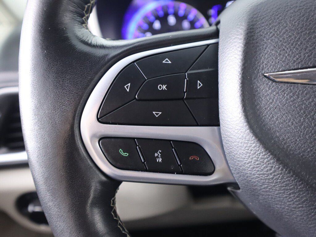 Used 2021 Chrysler Voyager LX w/ Cold Weather Group FWD image 12