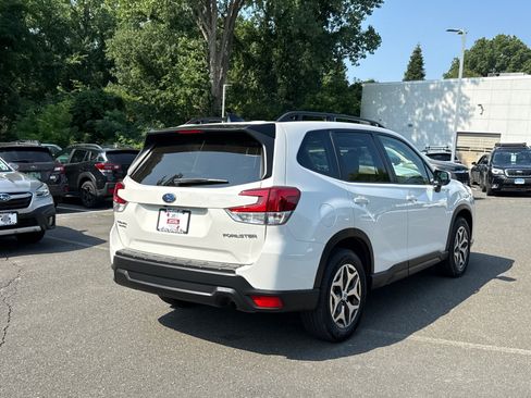 Certified 2024 Subaru Forester Premium AWD/4WD image 6