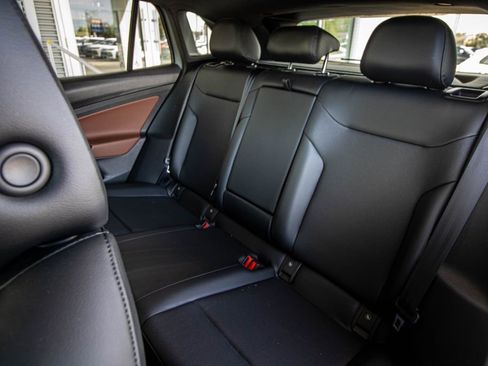 Used 2022 Volkswagen ID.4 Pro S w/ Gradient Package image 28