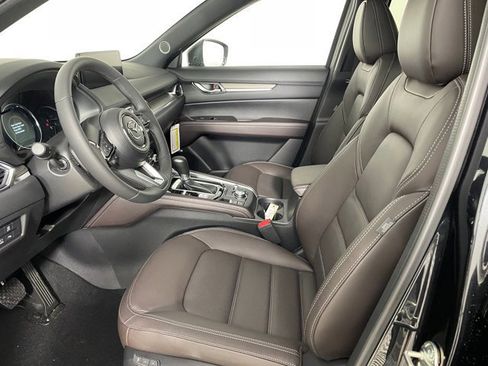 New 2025 MAZDA CX-5 Signature image 2