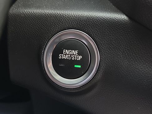 Used 2023 GMC Terrain SLE image 25