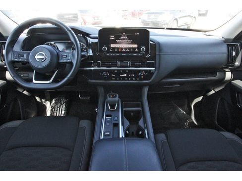 Certified 2025 Nissan Pathfinder SV w/ SV Premium Package FWD image 12
