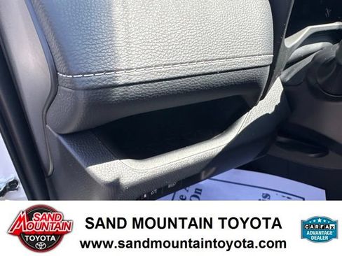 Used 2025 Toyota RAV4 XLE FWD image 13