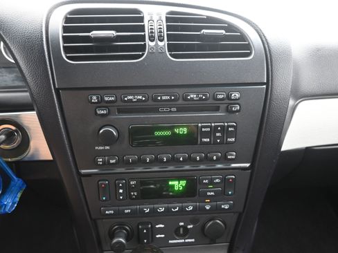 Used 2004 Ford Thunderbird image 15