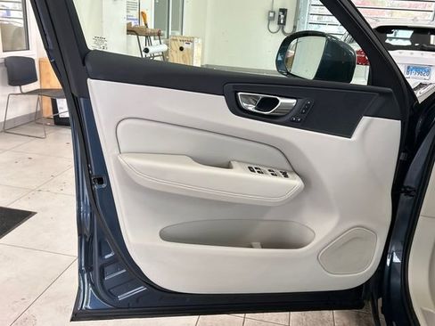 Certified 2023 Volvo XC60 B5 Core w/ Climate Package image 9