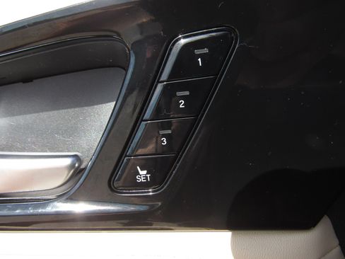 Certified 2023 Acura MDX SH-AWD w/ Technology Package image 25