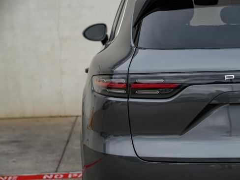 Used 2020 Porsche Cayenne image 49
