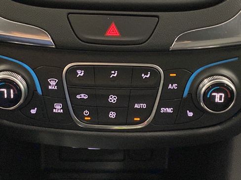 Used 2019 Chevrolet Equinox LT FWD image 17