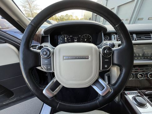 Used 2017 Land Rover Range Rover Supercharged image 16