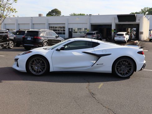 Used 2023 Chevrolet Corvette Z06 image 7