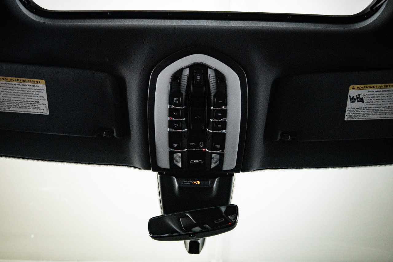 Certified 2023 Porsche Macan AWD/4WD image 20