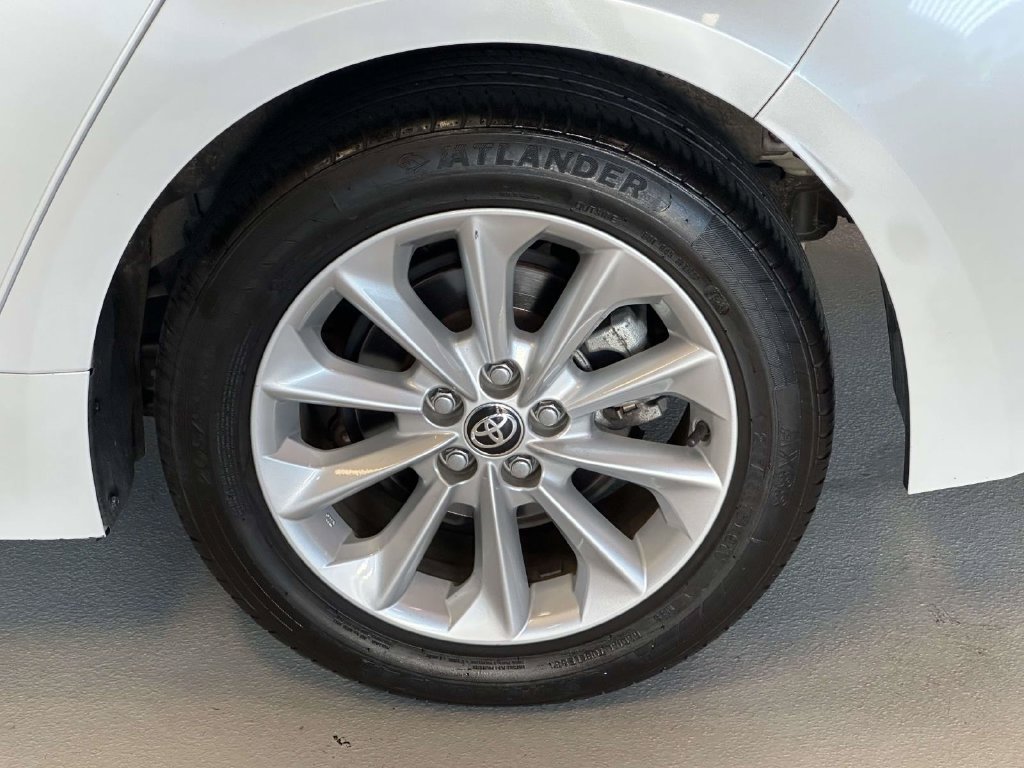 Used 2022 Toyota Corolla LE w/ LE Convenience Package FWD image 7