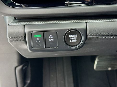Certified 2025 Porsche Panamera 4 AWD/4WD image 15