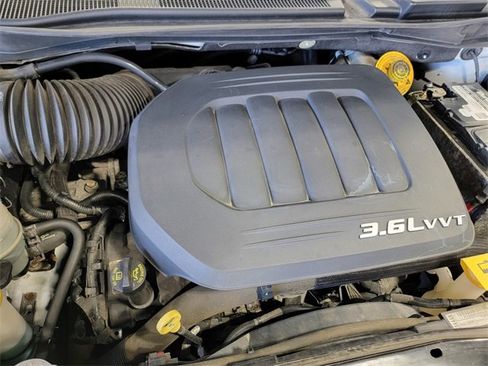 Used 2018 Dodge Grand Caravan SXT w/ Driver Convenience Group image 32