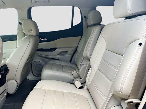 Used 2022 GMC Acadia Denali w/ Denali Technology Package image 25