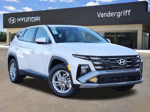 New 2026 Hyundai Tucson SE image 1