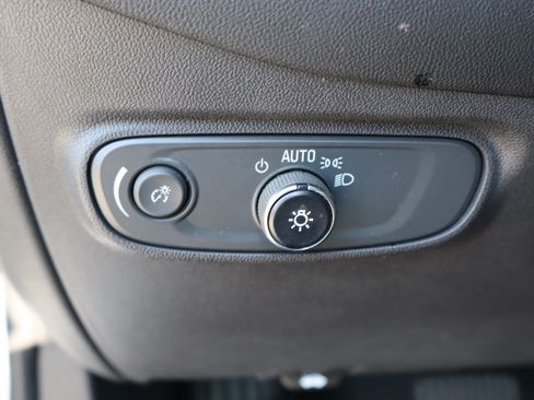 Used 2022 Chevrolet Equinox LS FWD image 18