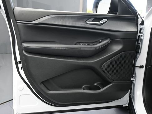 New 2026 Jeep Grand Cherokee Laredo X RWD image 25