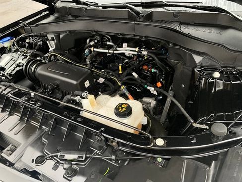 Used 2023 Ford Explorer XLT w/ Class IV Trailer Tow Package image 32