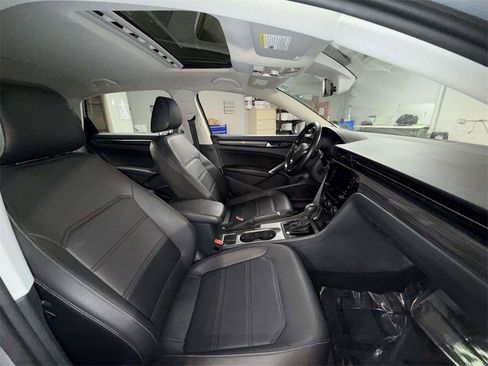 Used 2020 Volkswagen Passat 2.0T R-Line image 14