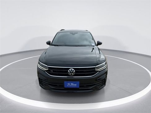 Used 2024 Volkswagen Tiguan SE R-Line w/ MDO Package, Three-Row image 3