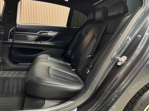 Used 2018 BMW 750i RWD image 47