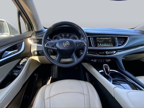 Used 2019 Buick Enclave Essence FWD image 5